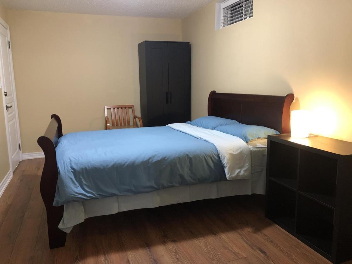 Spacious 2 Bedroom Guest Suite Toronto Luaran gambar