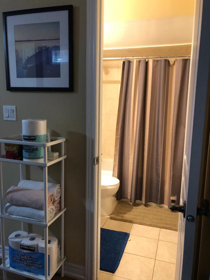 Spacious 2 Bedroom Guest Suite Toronto Luaran gambar