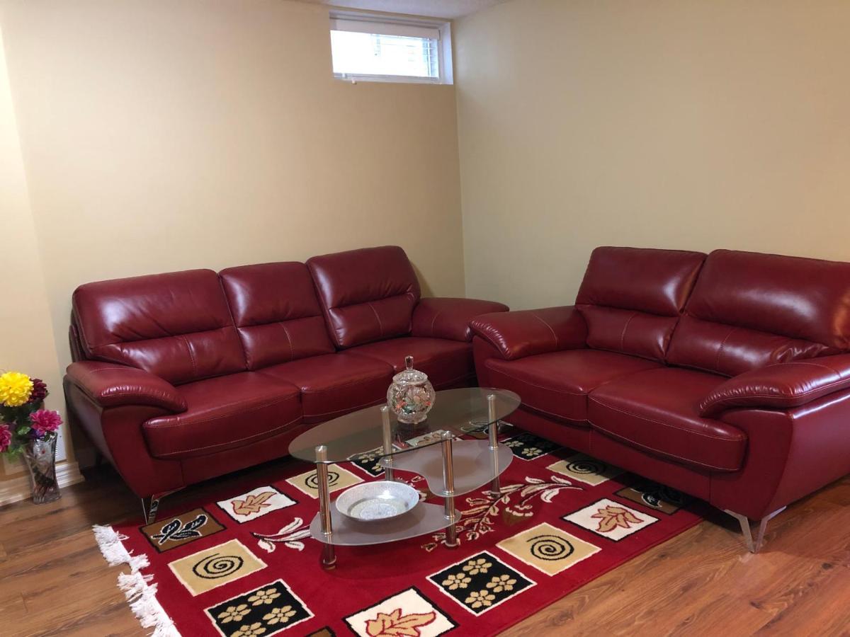 Spacious 2 Bedroom Guest Suite Toronto Luaran gambar