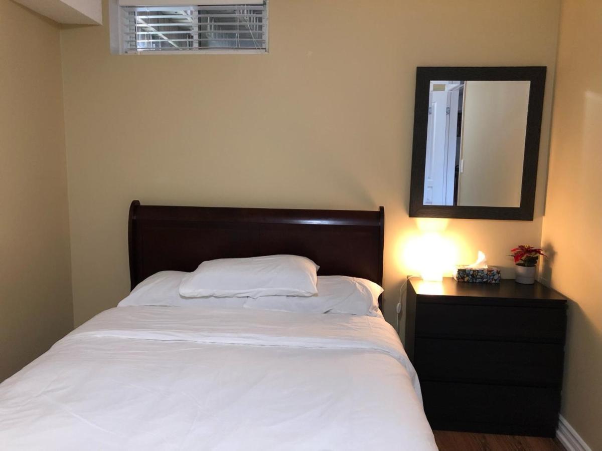 Spacious 2 Bedroom Guest Suite Toronto Luaran gambar