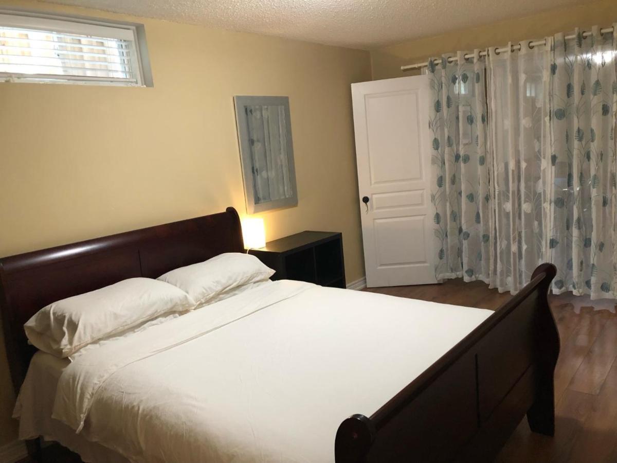 Spacious 2 Bedroom Guest Suite Toronto Luaran gambar